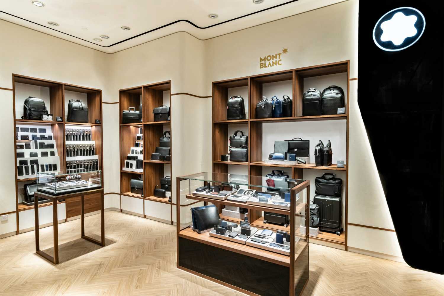 Mua thắt lưng Montblanc chính hãng ở đâu là đại lý chính thức?