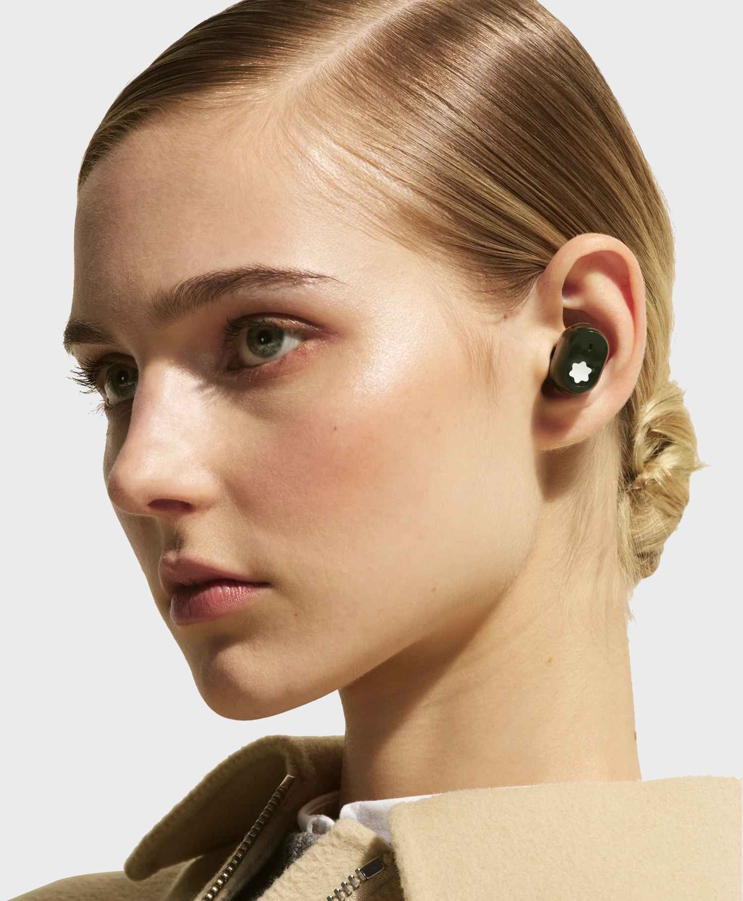 Người dùng đánh giá tai nghe Montblanc Headphones MB128648